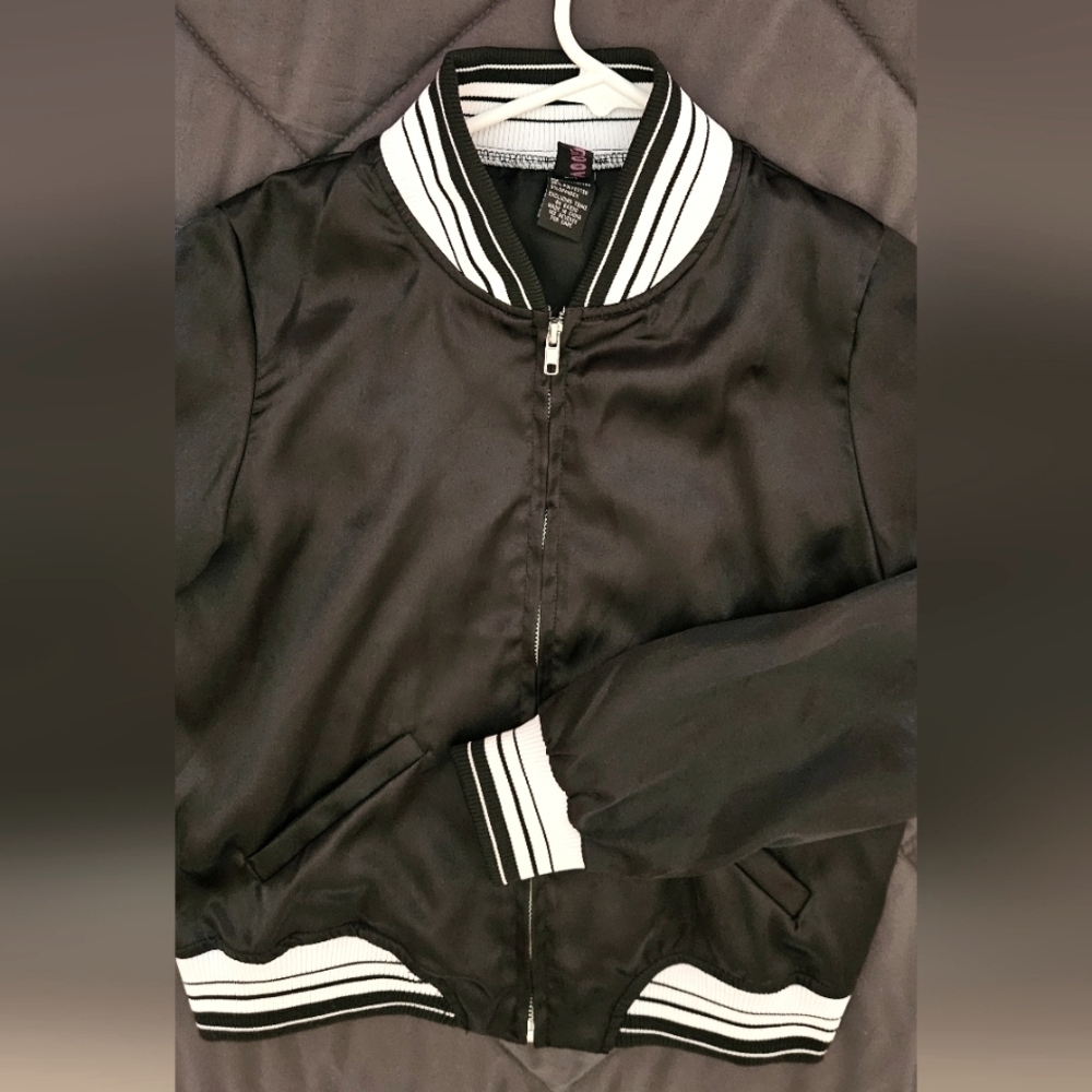 Urban Outfitters Black and White Satin Jacket - Picture 2 of 5